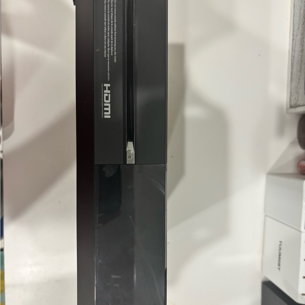 Xbox Console in Black - Picture 2 of 8